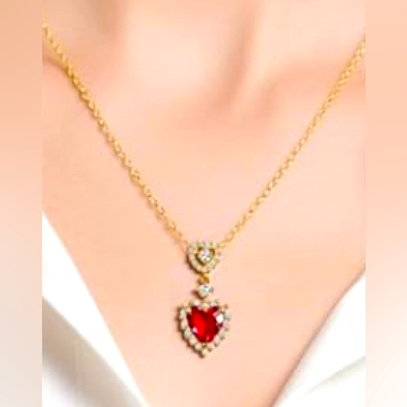 Stunning Lord & Taylor 18kt Dip Ruby Crystal Heart Necklace
